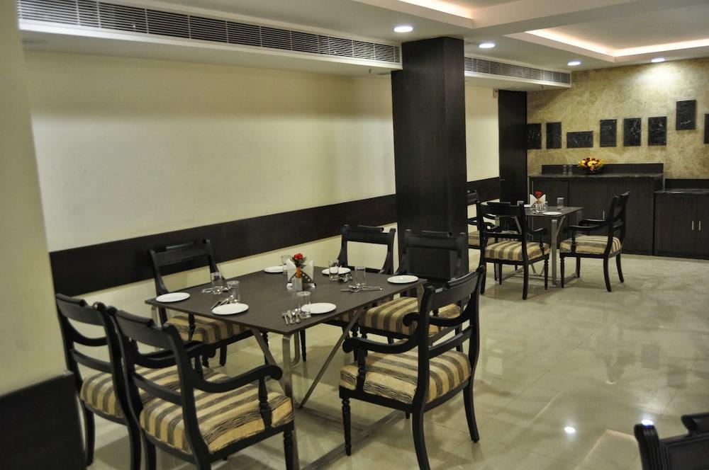 The Grand Orion - Kailash Colony Hotel New Delhi